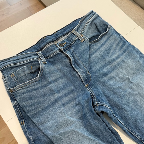 L.L. Bean Men's Vintage 1912 Jeans, Standard Athletic Fit, Tapered Leg 34x30 - Picture 3 of 4